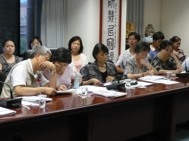 與台灣NGO夥伴組成「八八水災服務聯盟」依專業分為11組、共145個NGO團體參與 