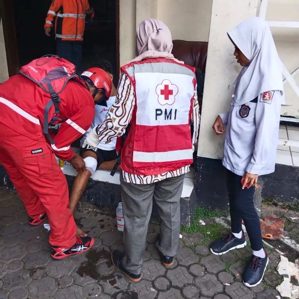 印尼5.6級地震  死傷人數不斷湧現 亟待救援